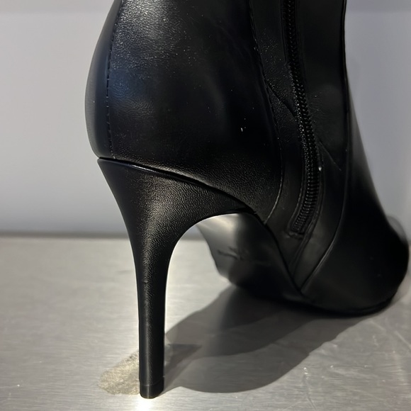 Charles David - Stiletto Heel - point toe - Leather Ankle boots - Picture 6 of 16